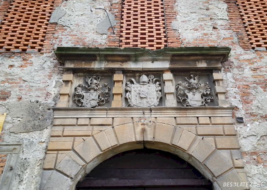 Siestrzechowice: pałac biskupów wrocławskich, siestrzechowice