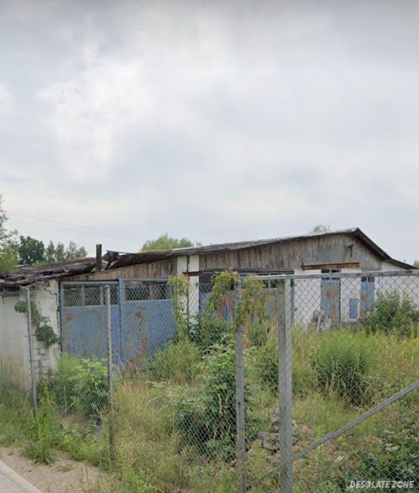 Opuszcxone garaże