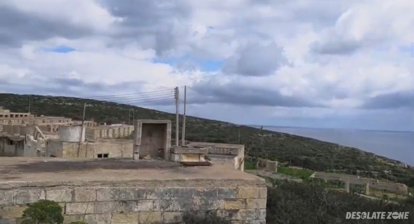 Opuszczona farma na comino