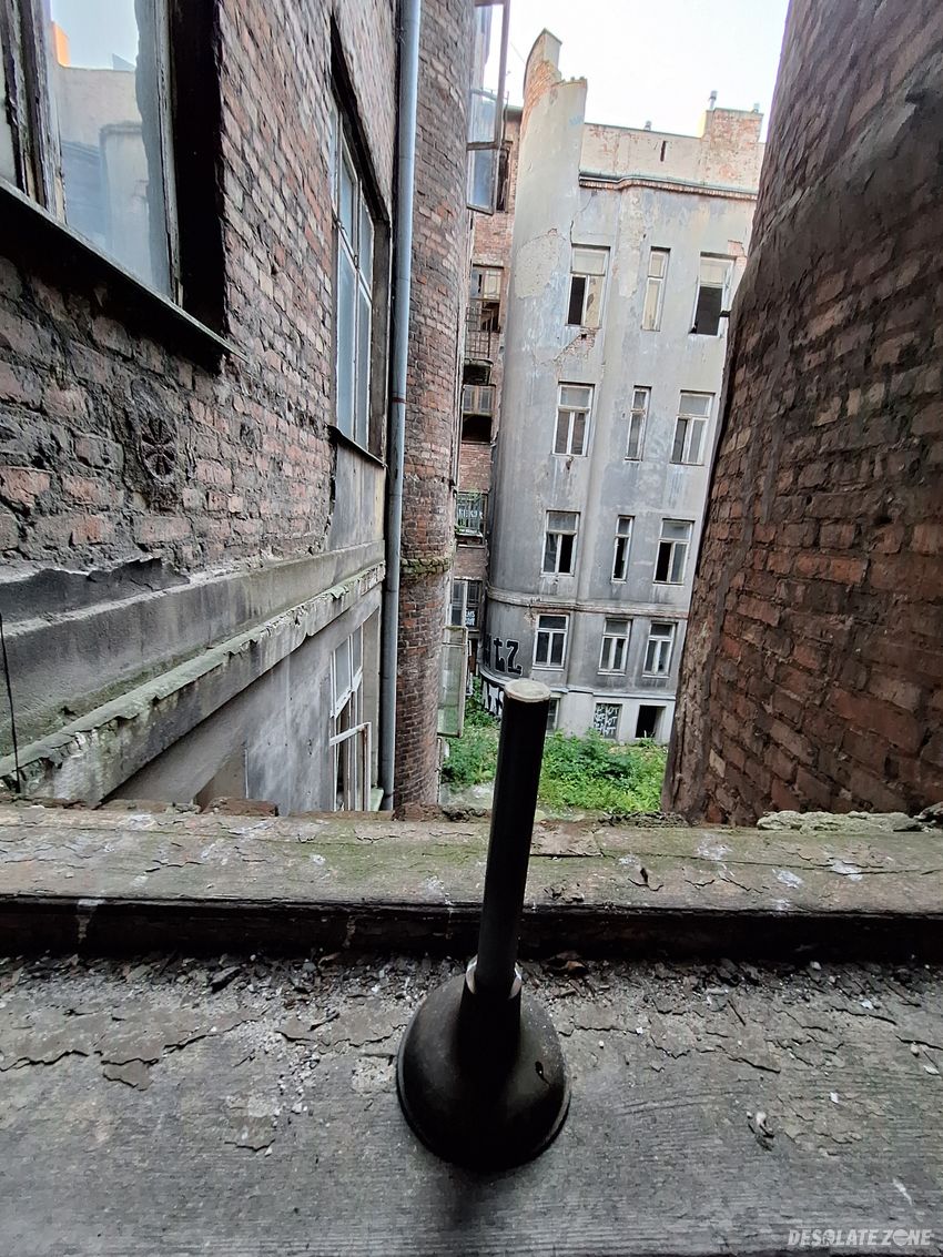 Stara kamienica, Żelazna 43, warszawa