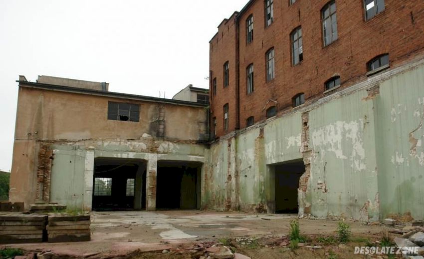 Opuszczona fabryka mebli, olszyna