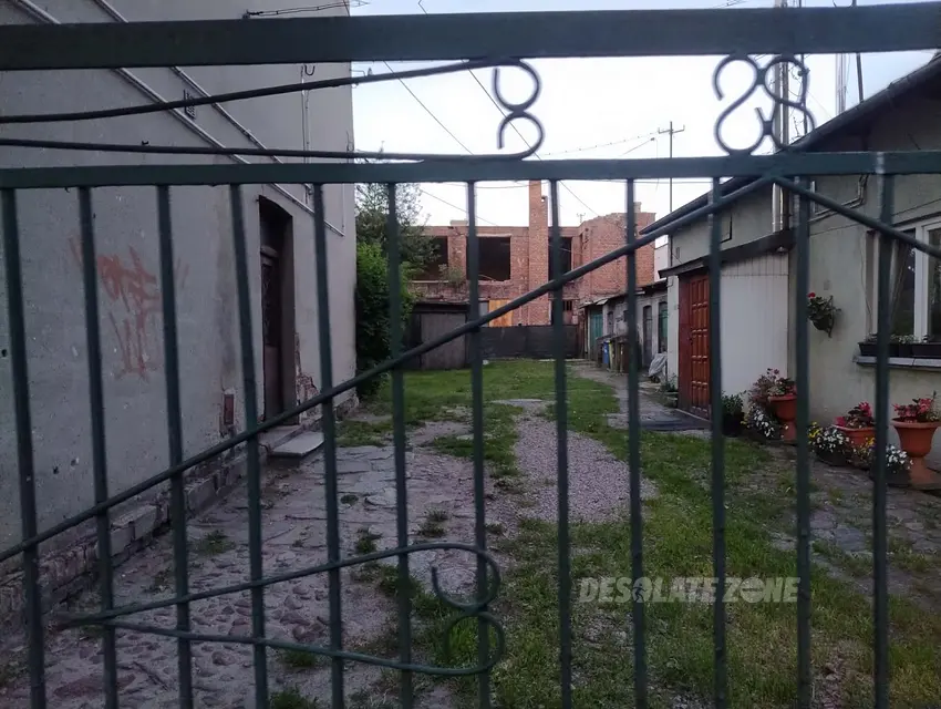 Mały zakład krawiecki - photo 1/4