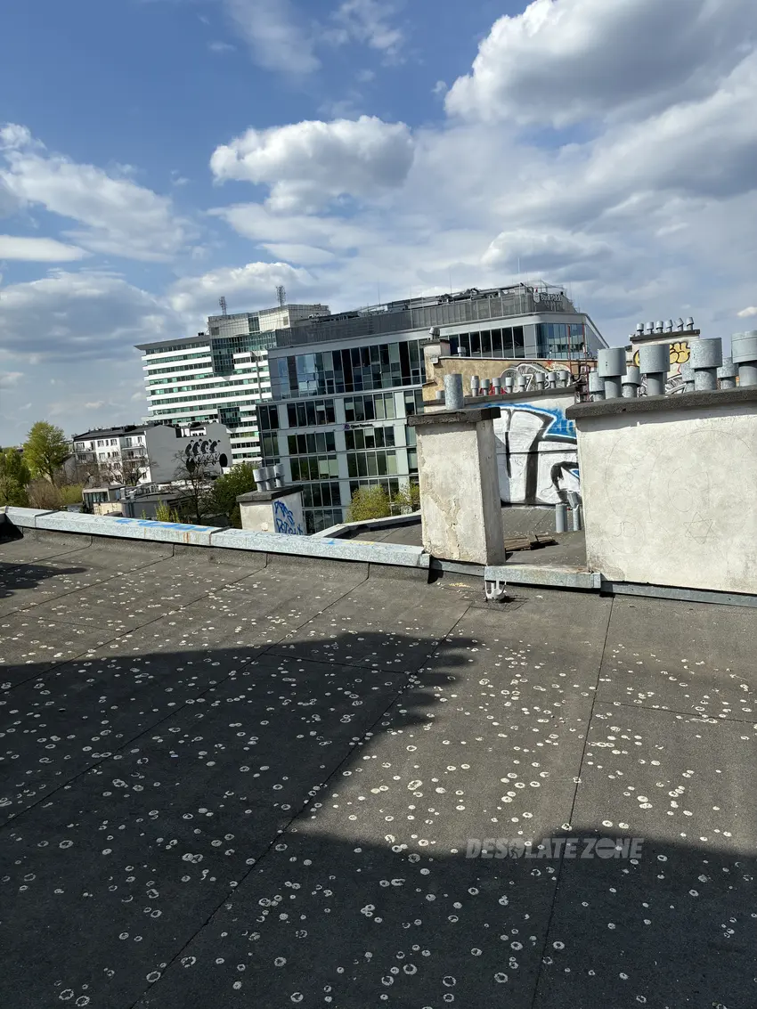 Duży blok mieszkalny, warszawa - zdjęcie 1/4