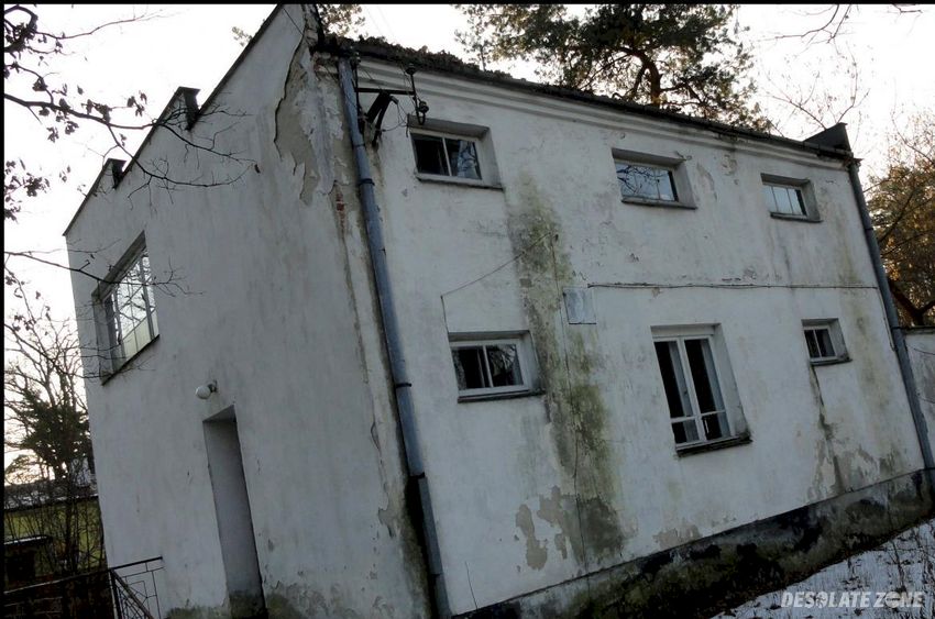 Budynek za nieruchomościami, warszawa wesoła