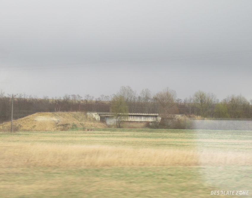 Most kolejowy nieistniejącej już linii machów- jeziórko
