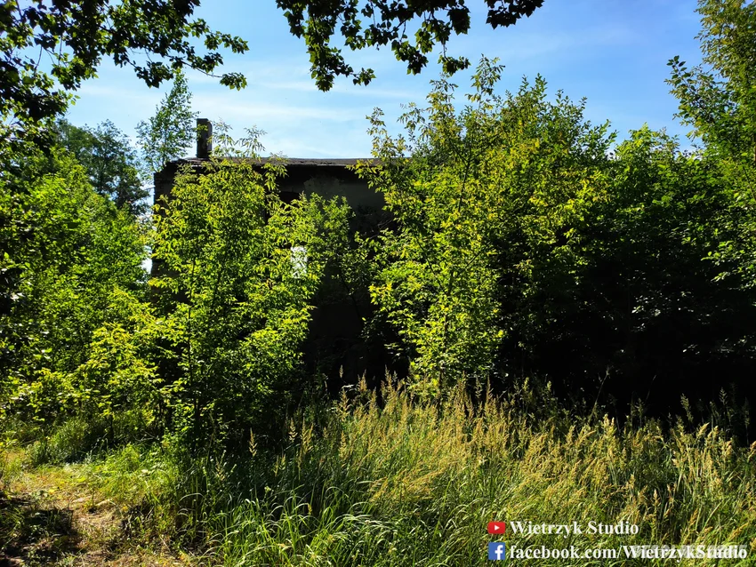 Opuszczona kamienica - zdjęcie 1/4