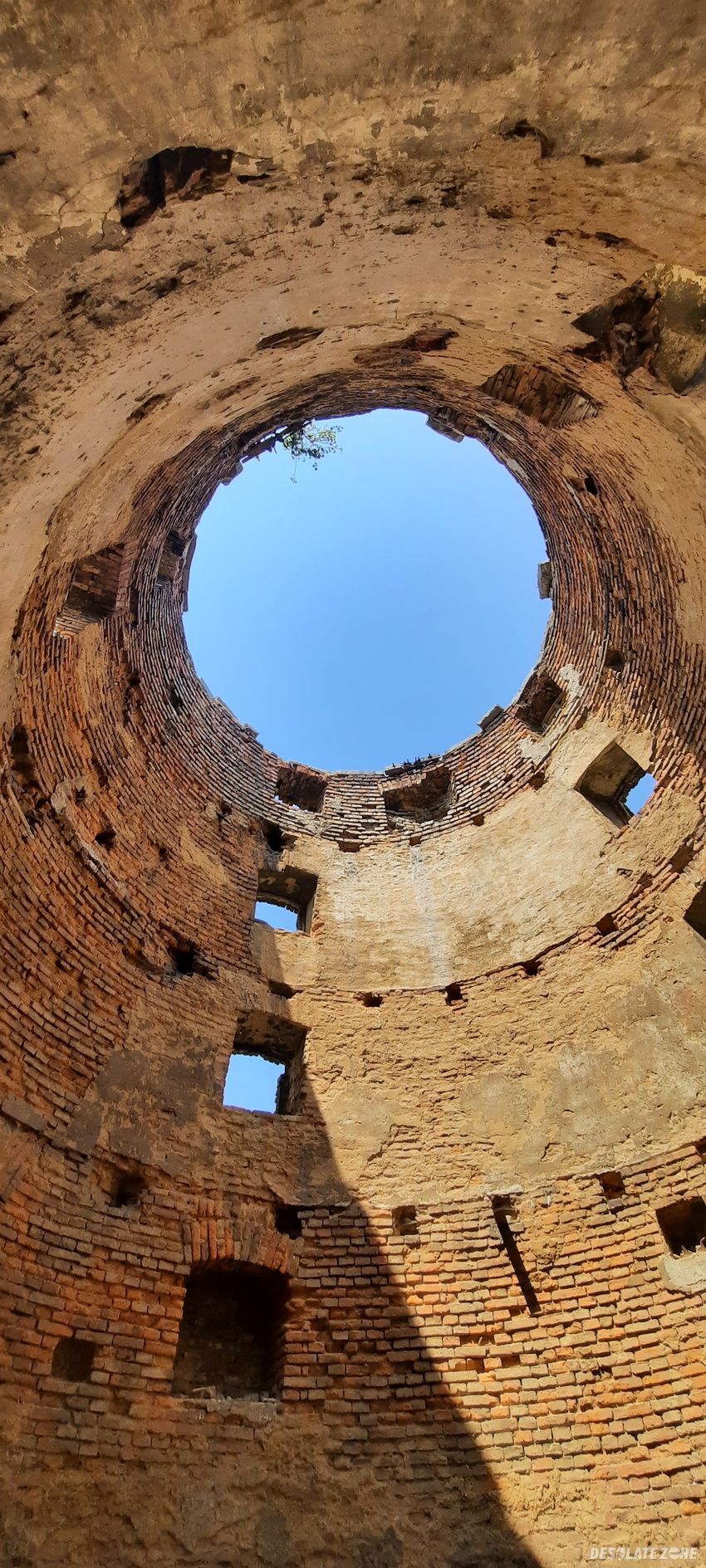 Ruiny wiatraka w Łukowicach brzeskich