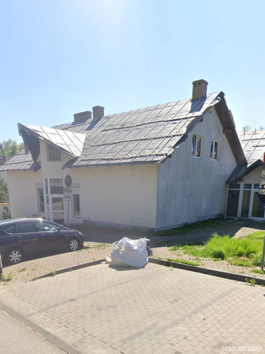 Opuszczony duży dom