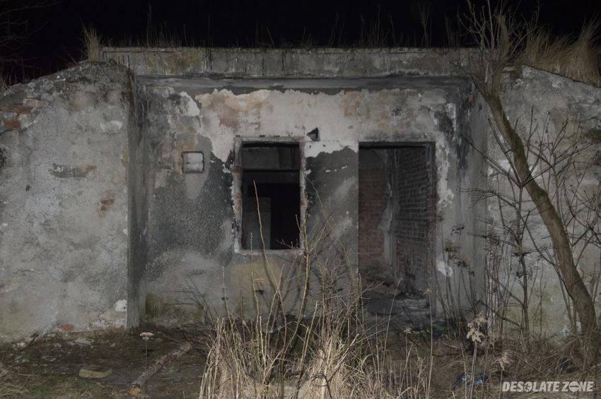 Wojskowa stacja radarowa, las bemowski, niedaleko kwirynowa