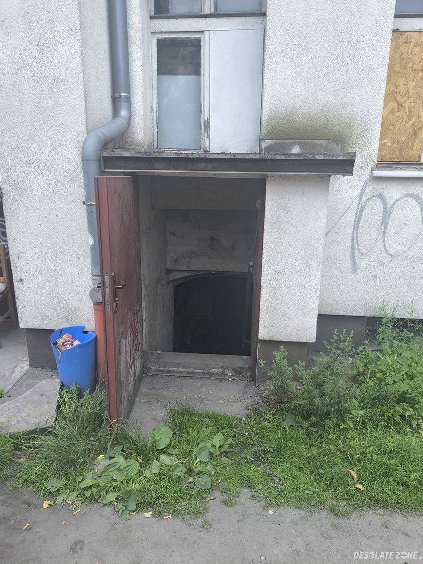 Opuszczone mieszkanie w idealnym stanie.