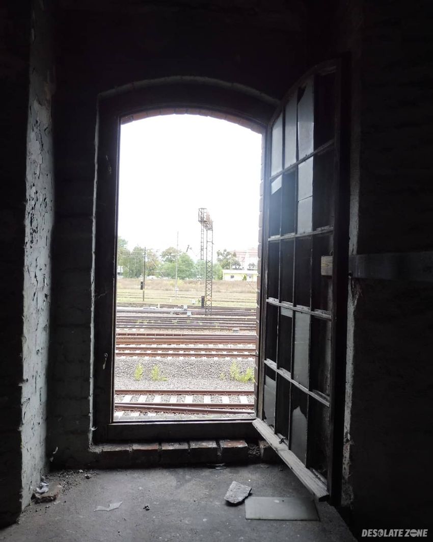 Opuszczona kolejowa wieża ciśnień