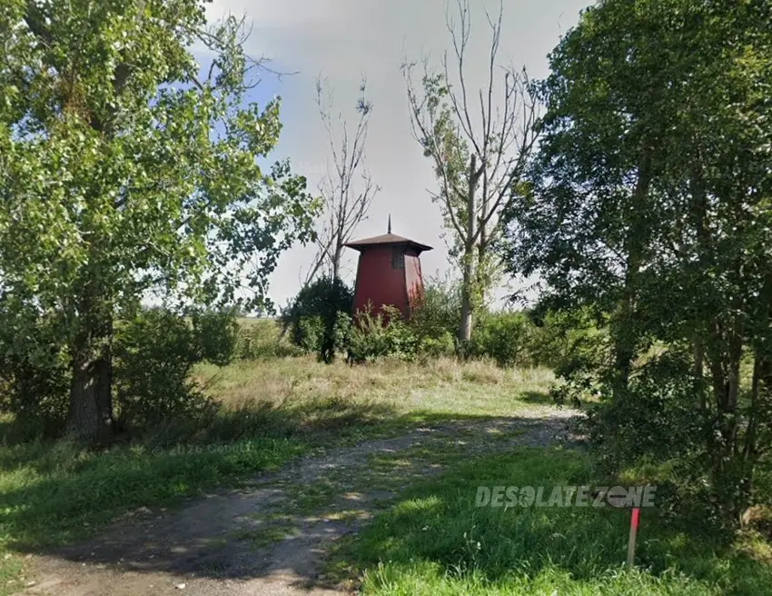 Opuszczona chatka (chyba młyn) - photo 1/2
