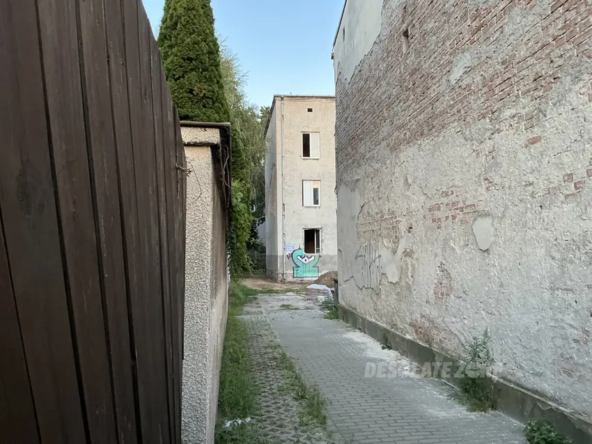 Opuszczona kamienica - photo 1/7
