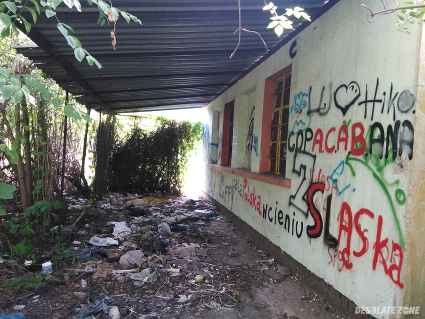 Budynek kolejowy - zdjęcie 1/4