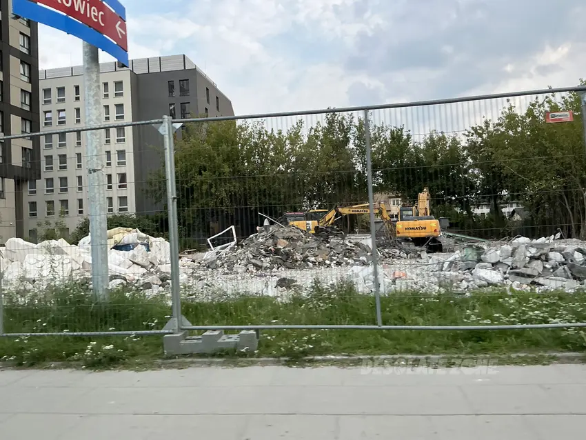Opuszczony serwis opon - photo 1/12