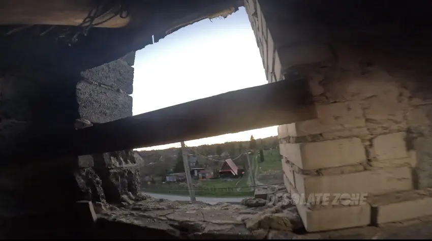 Opuszczony dom jednorodzinny - zdjęcie 1/4