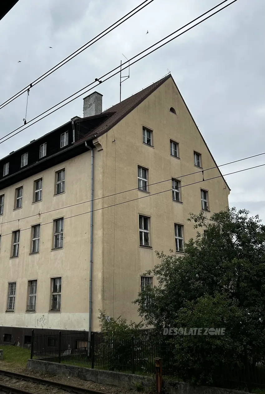 Opuszczony budynek - zdjęcie 1/4
