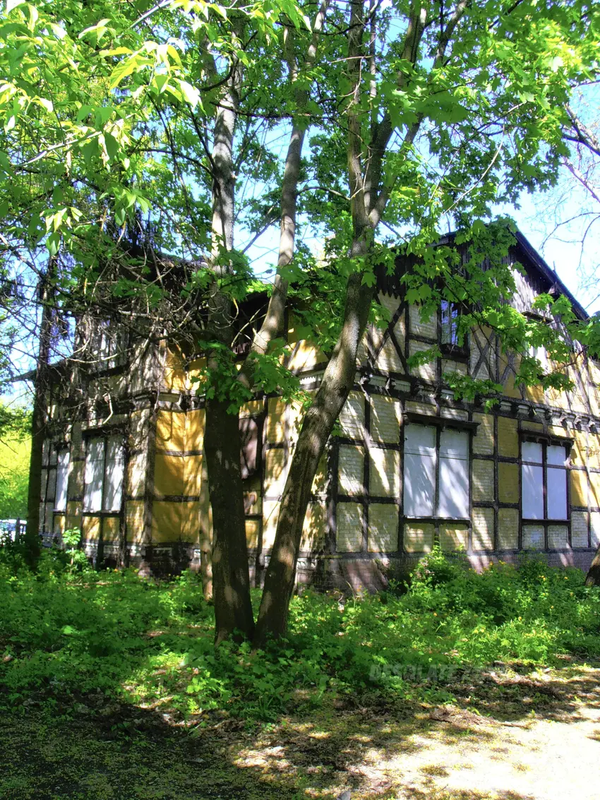 Opuszczona kamienica - photo 1/4
