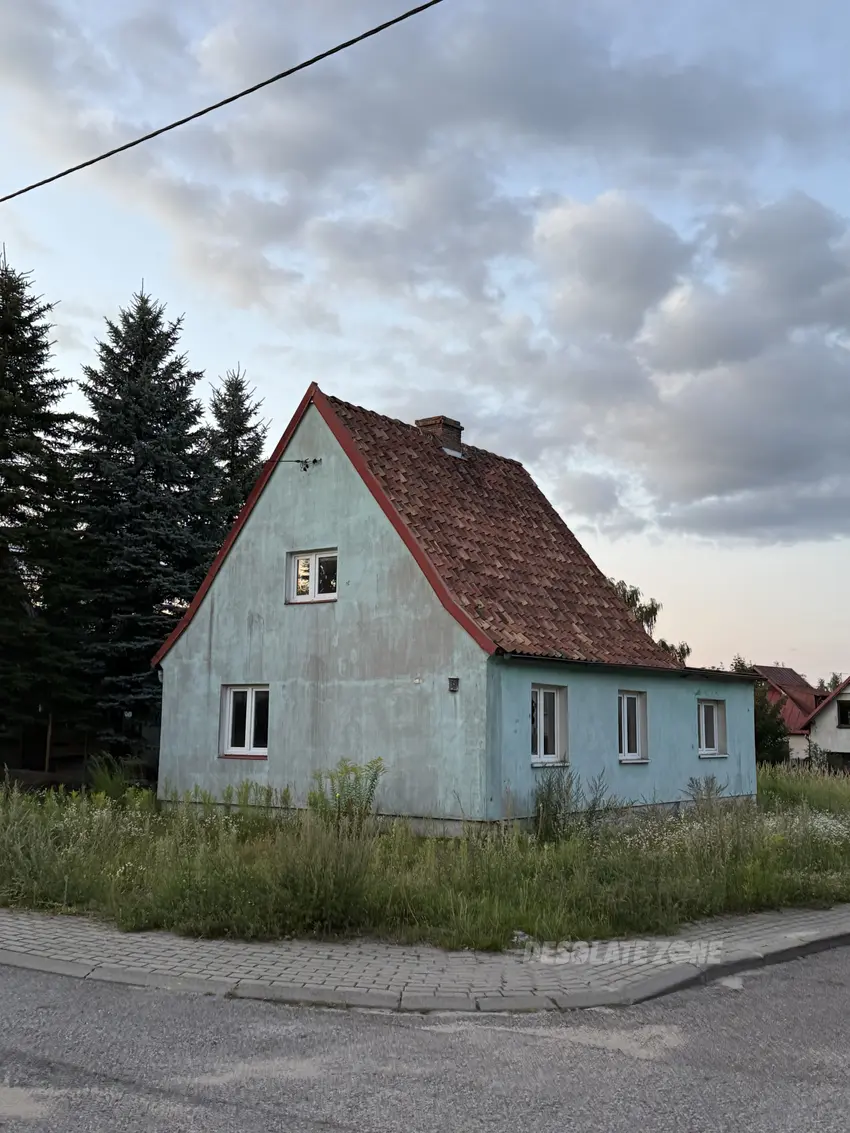 Opuszczony dom - zdjęcie 1/4