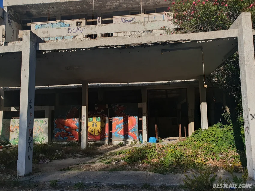 Opuszczony pensjonat/ hotel, chorwacja, wyspa pag, pag - zdjęcie 1/4