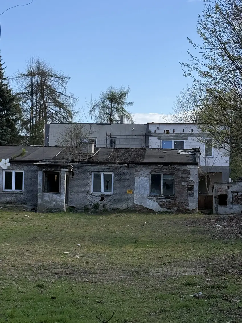 Opuszczony dom - zdjęcie 1/5