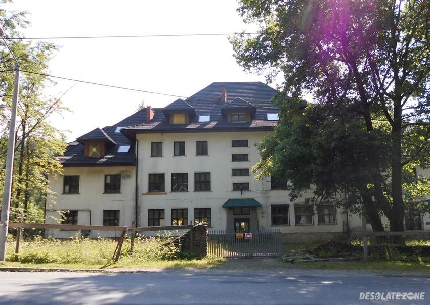 Dom turysty p t t k nad zaporą wisła, wisła