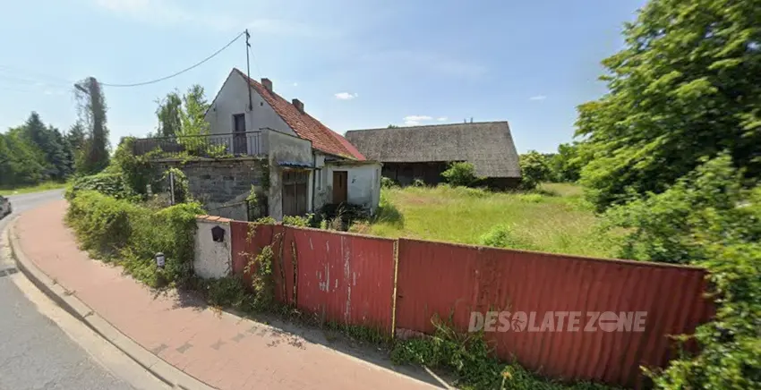 Opuszczone gospodarstwo - zdjęcie 1/1