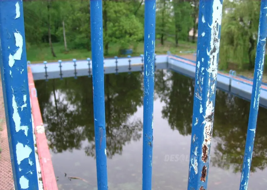 Opuszczony basen budowlani, Łódź - zdjęcie 1/4