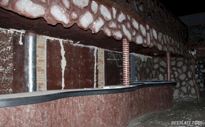 Opuszczony klub robotnika, piastów