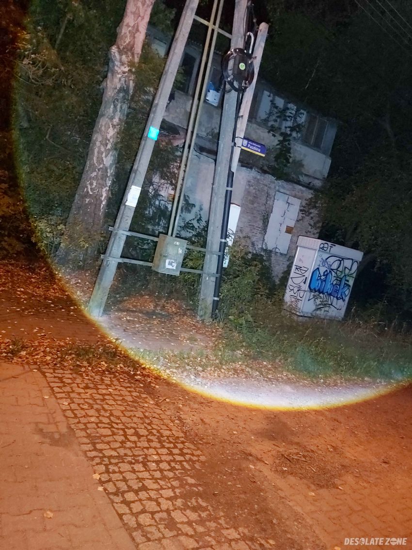 Opuszczony dom w woli grzybowskiej