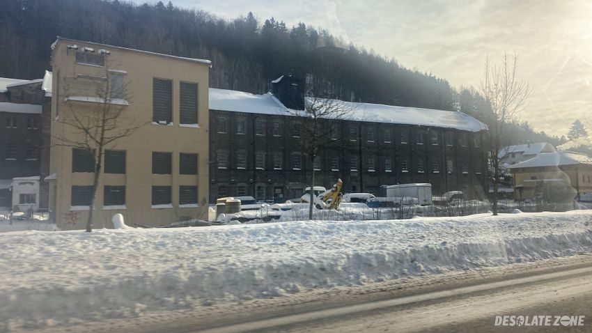 Papiernia eichmanna, svoboda nad Úpou