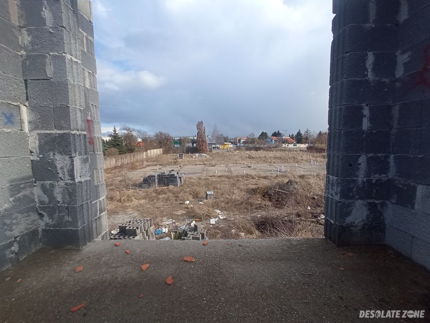 Niedokończone osiedle bliźniaków