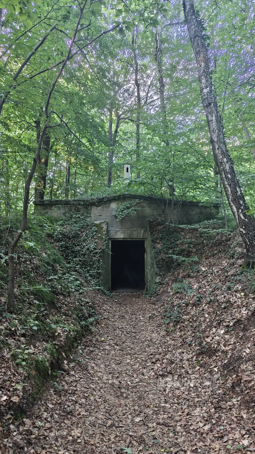 Grobowiec Baronów Lipowskich, Hucisko - zdjęcie 1/4