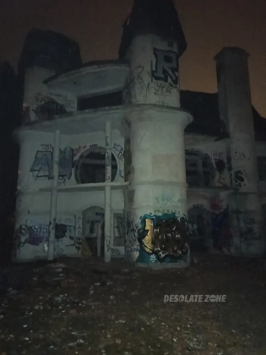 Opuszczona willa w wieliczce - photo 1/4