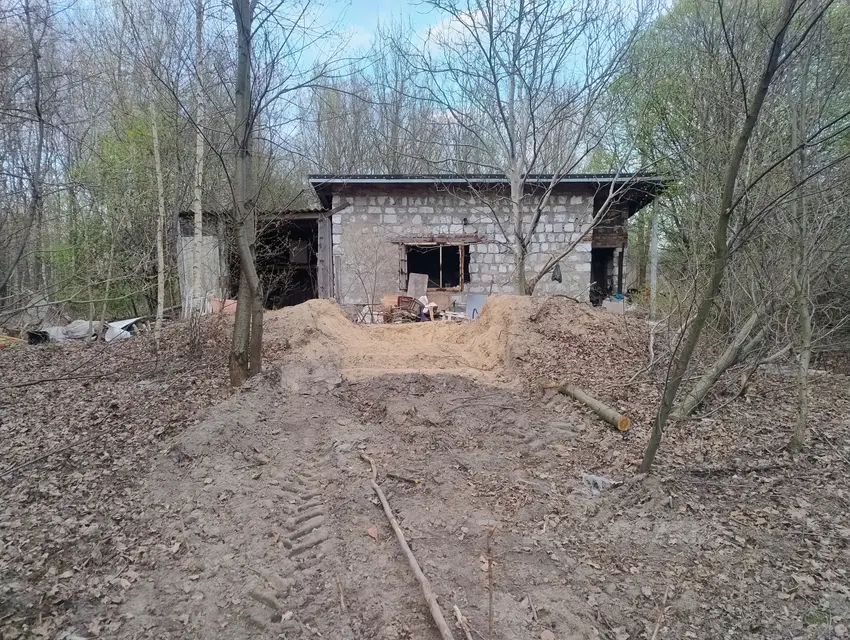 Opuszczone budynki - zdjęcie 1/3