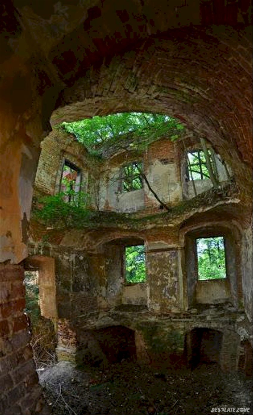 Zamek i klasztor w otyniu, otyń