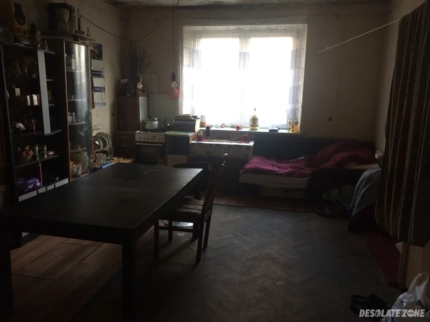 Opuszczony dom ul. powstańców 53 - zdjęcie 1/4