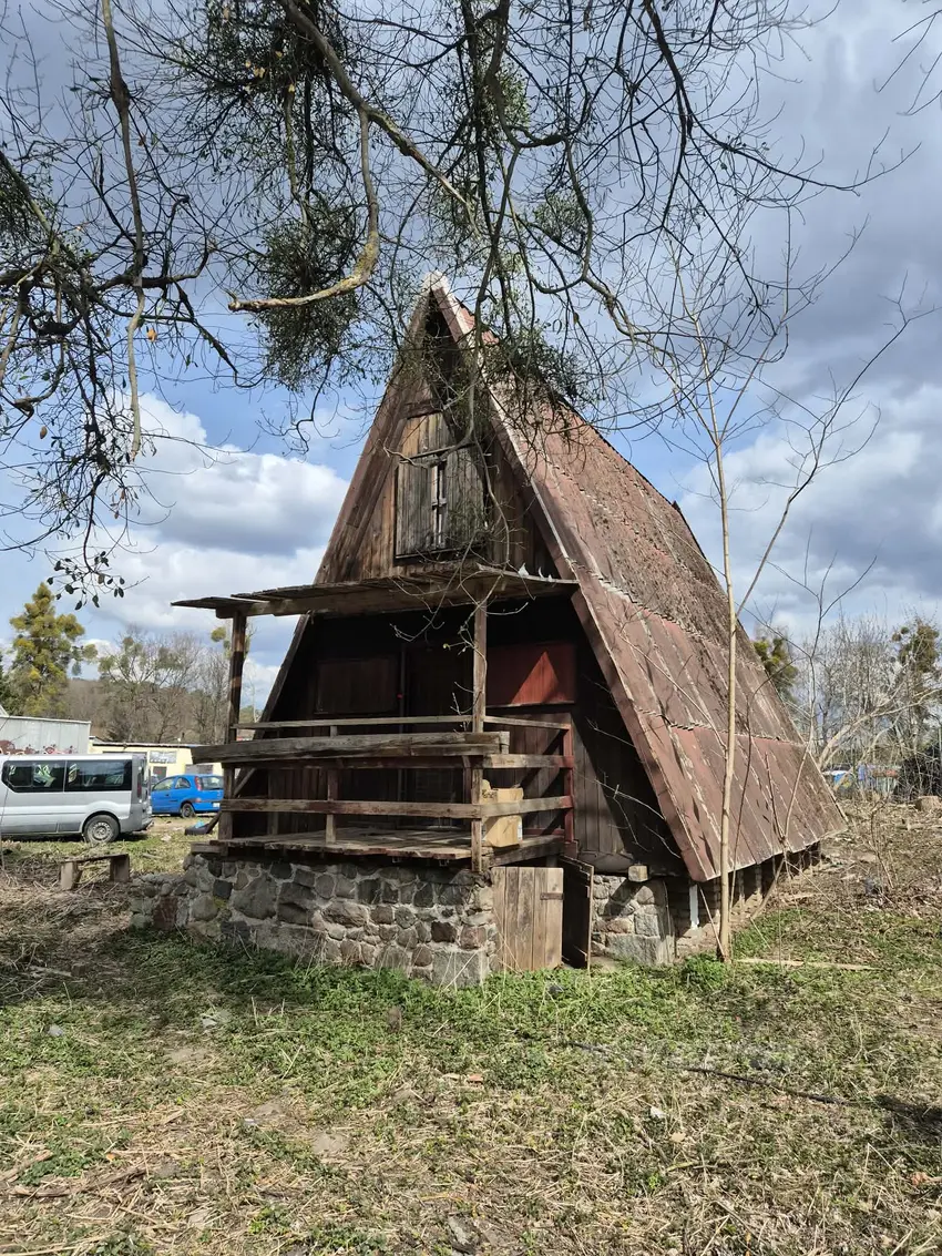 Opuszczony domek - photo 1/4