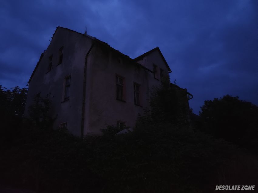 Opuszczony dom mieszkalny