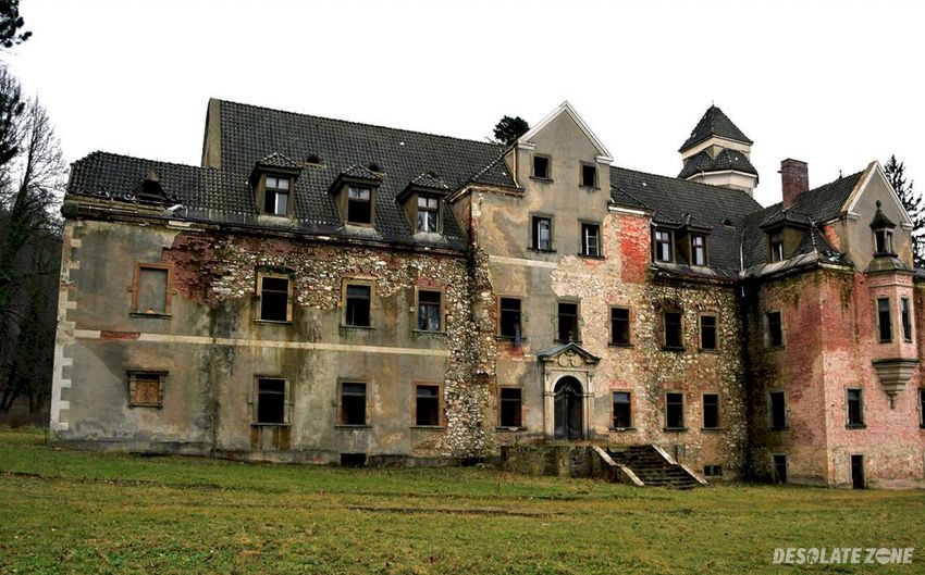 Pałac z x v i wieku, wojcieszów