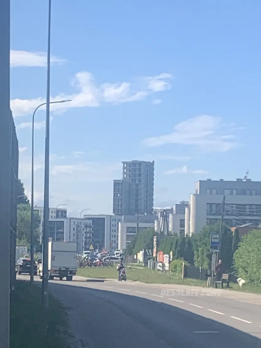 Opuszczony wieżowiec - photo 1/2