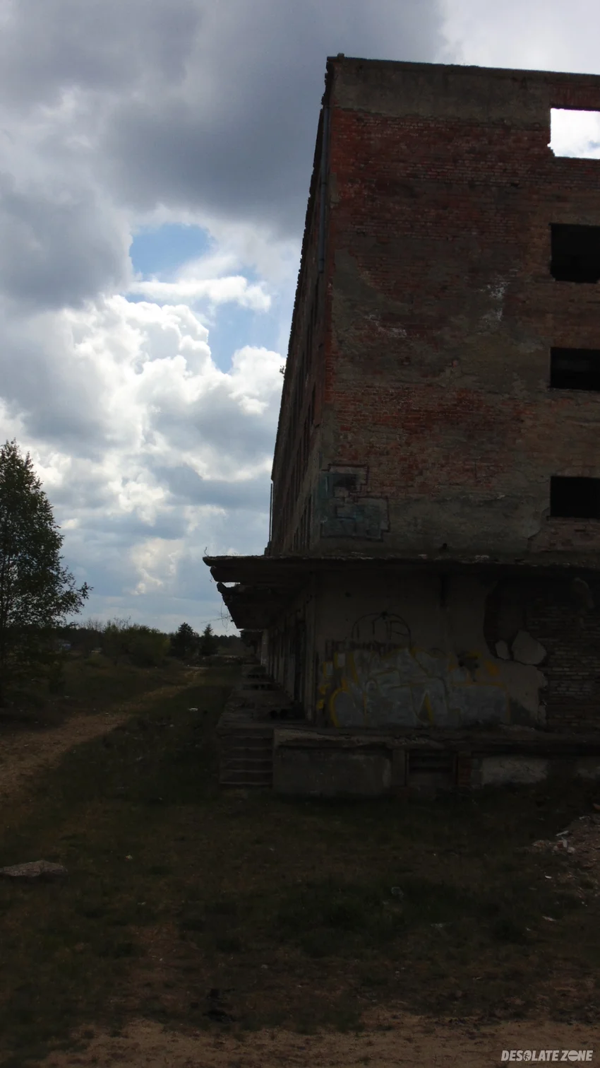 Opuszczone budynki fabryczne, borne sulinowo - photo 1/4