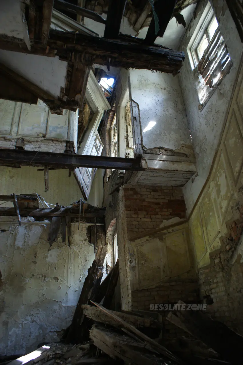 Dwór w dzierżnicy, dzierżnica - photo 1/4