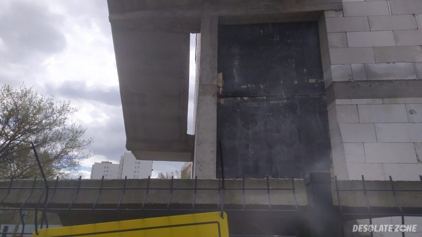 Niedokończona budowa bloku