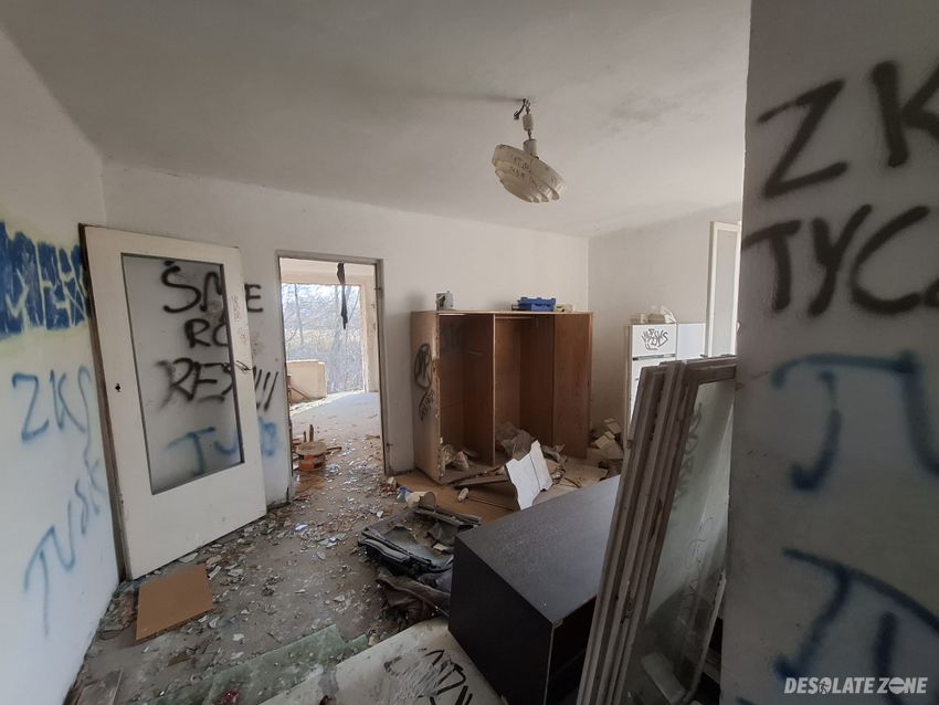 O p u s z c z o n y d o m - b u d z i wÓ j