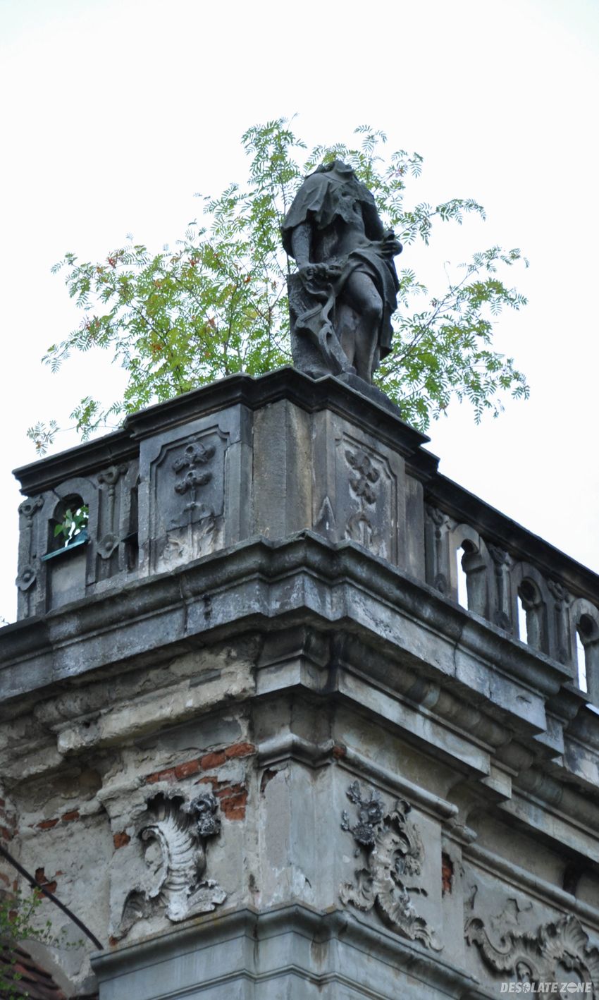 Pałac von reichenbachów / kościół dworski , goszcz