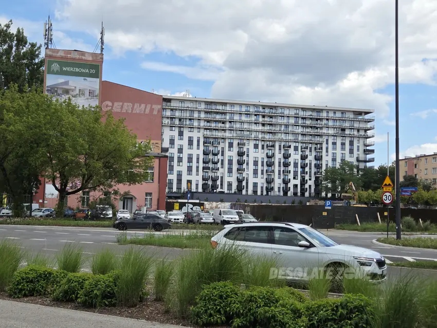 Opuszczony budynek wielofunkcyjny, Łódź - zdjęcie 1/69