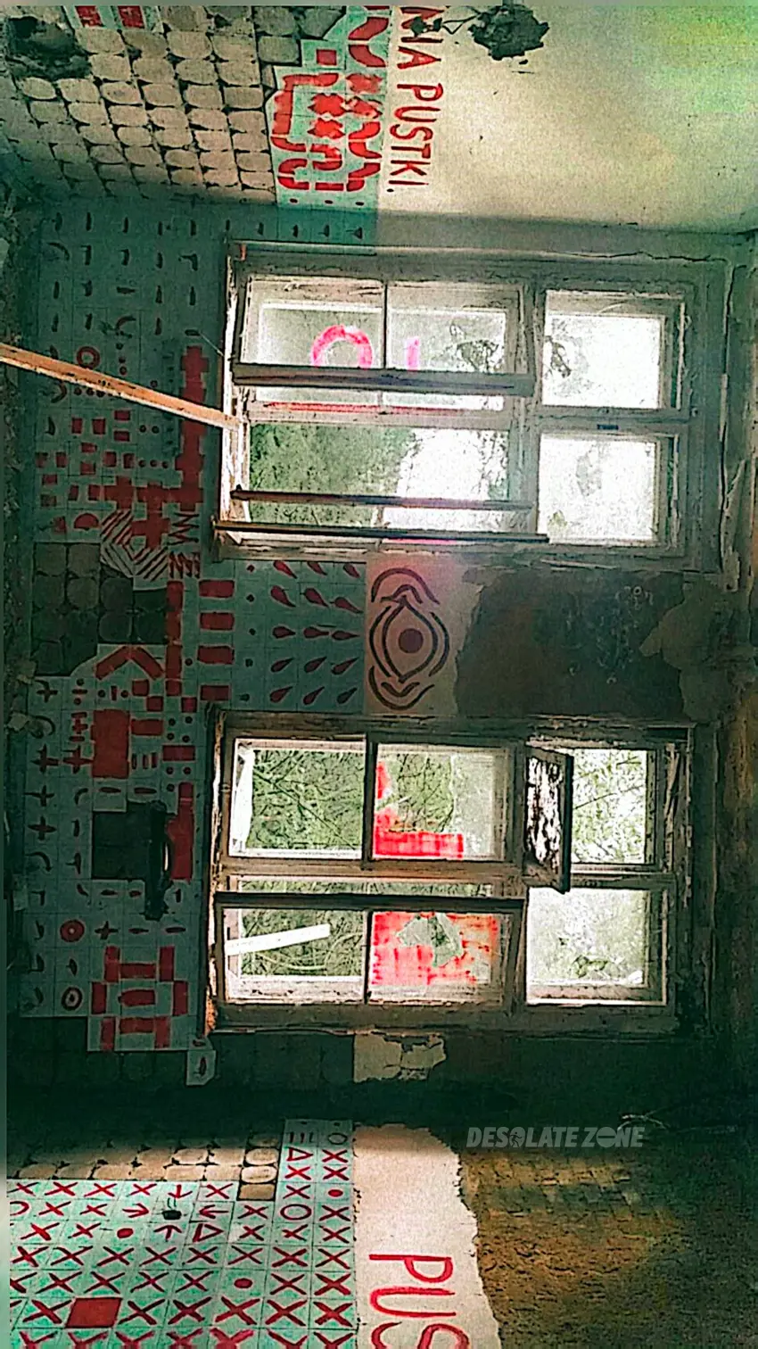 Opuszczony w i e l k i s z p i t a l rosyjski, legnica - zdjęcie 1/191