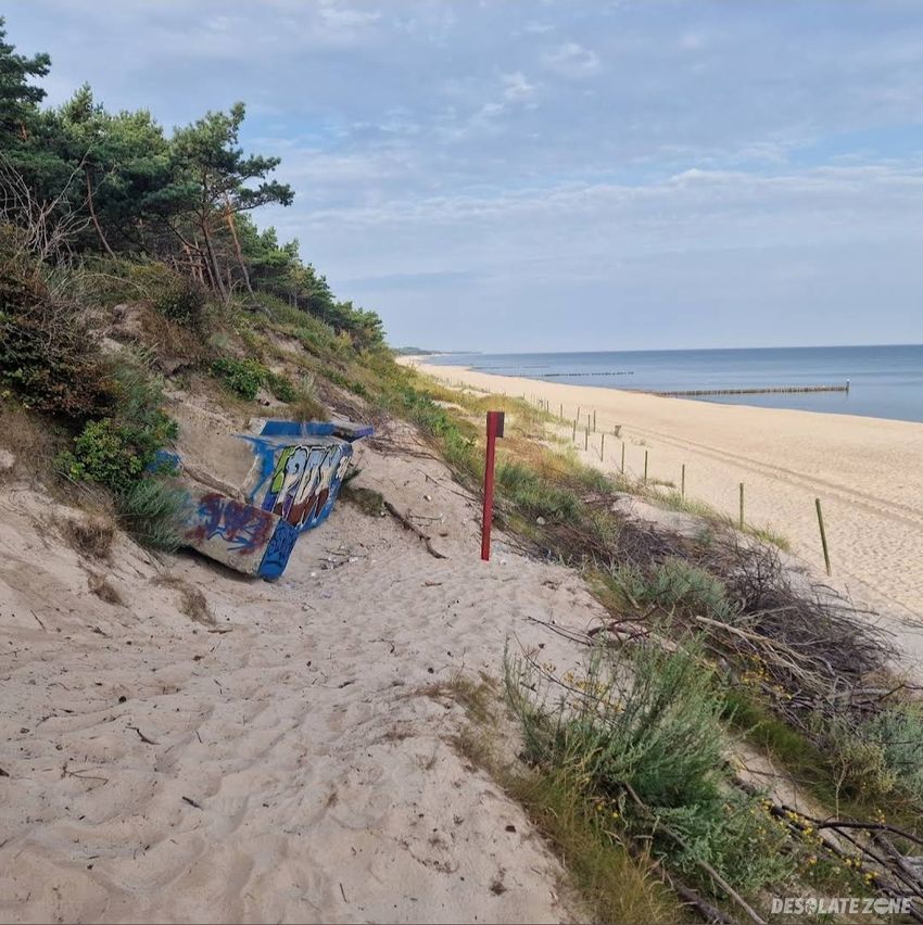 Opuszczony bunkier na wydmie