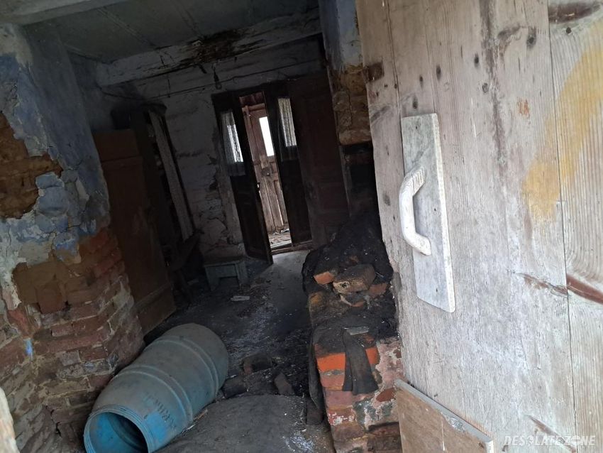 Opuszczony dom w trzcianie